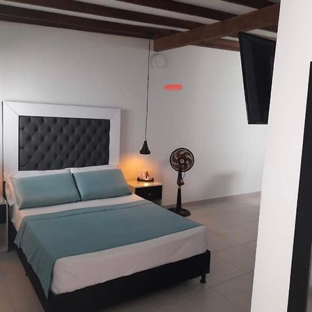 Vip Apartasuites Rosales Medellín Eksteriør billede