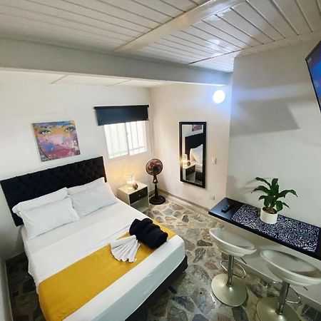 Vip Apartasuites Rosales Medellín Eksteriør billede