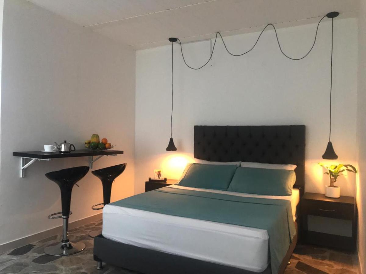 Vip Apartasuites Rosales Medellín Eksteriør billede