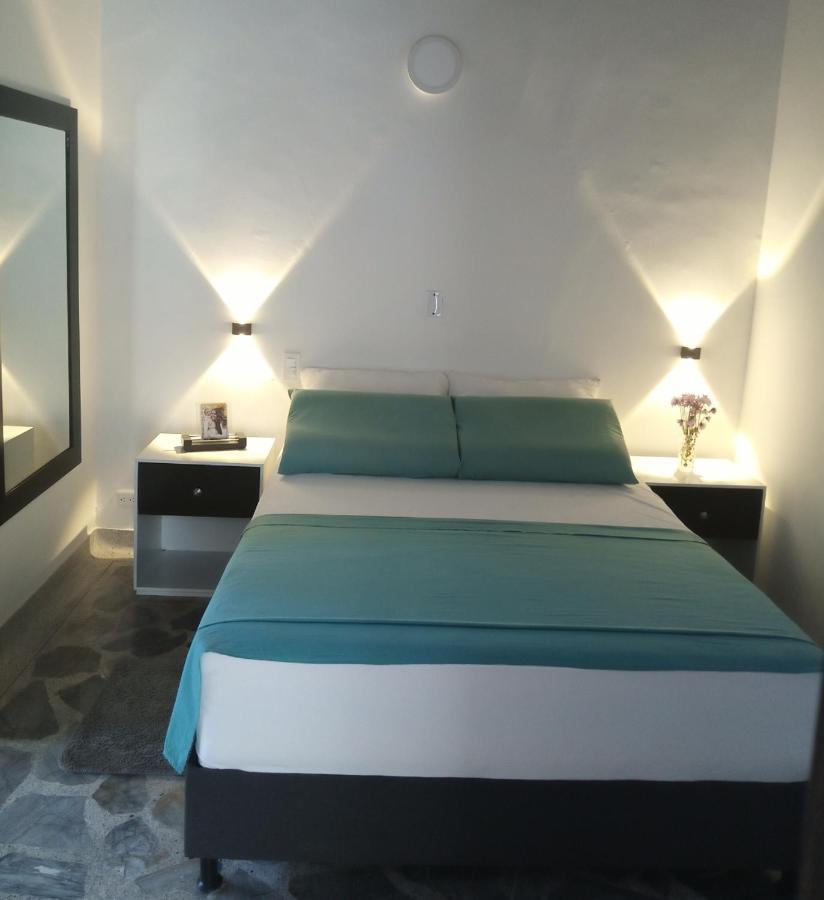 Vip Apartasuites Rosales Medellín Eksteriør billede