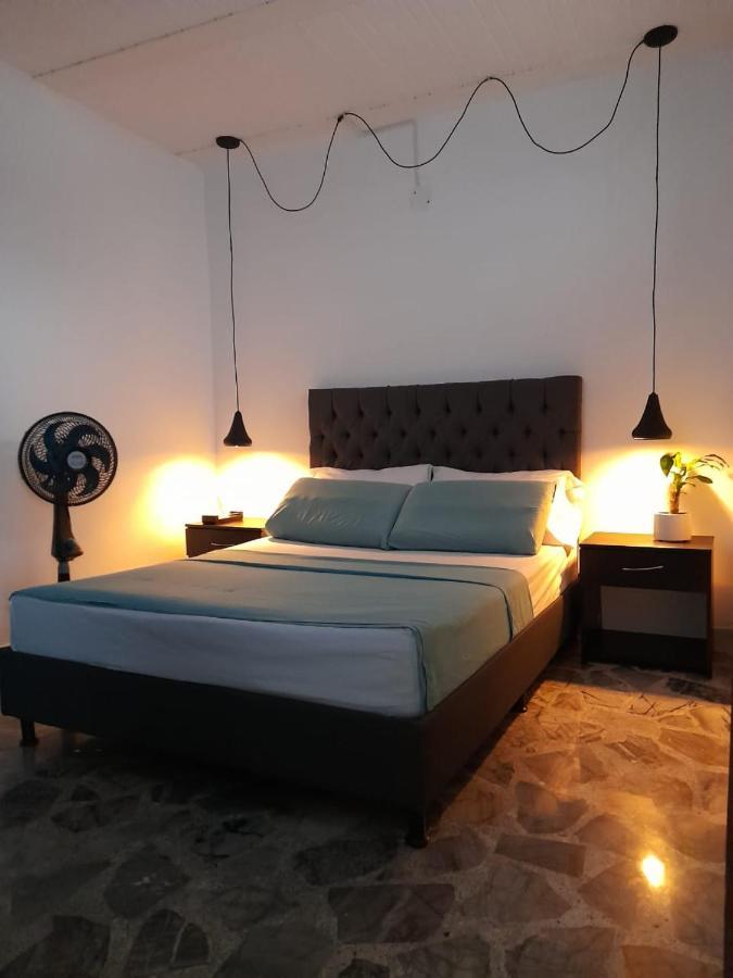 Vip Apartasuites Rosales Medellín Eksteriør billede