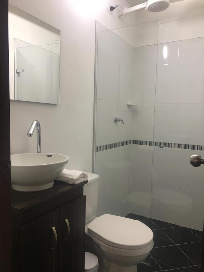 Vip Apartasuites Rosales Medellín Eksteriør billede
