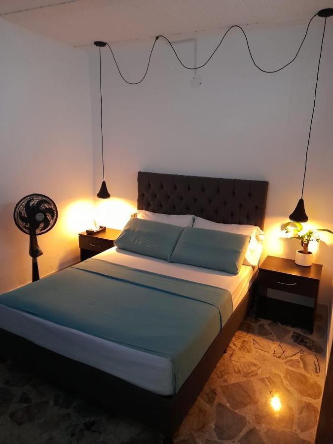 Vip Apartasuites Rosales Medellín Eksteriør billede
