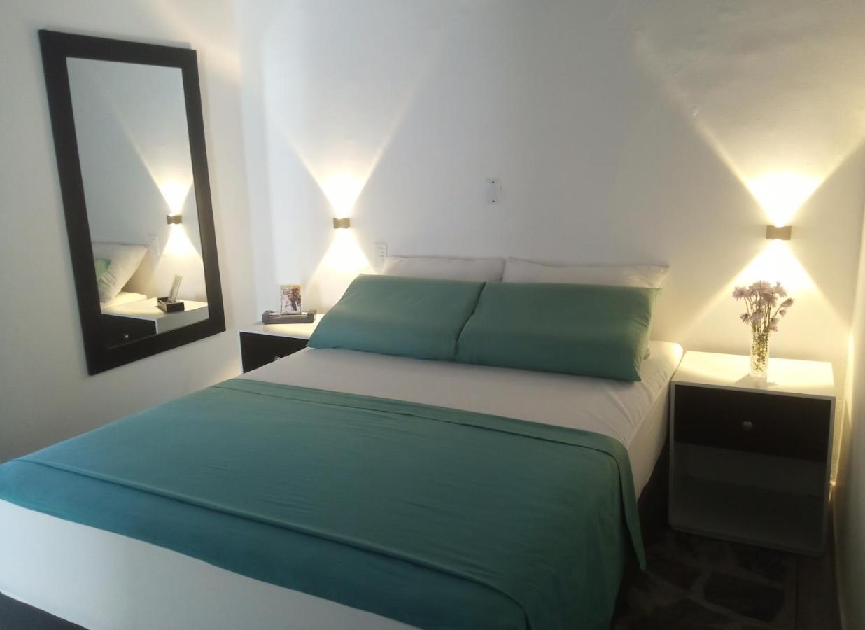 Vip Apartasuites Rosales Medellín Eksteriør billede