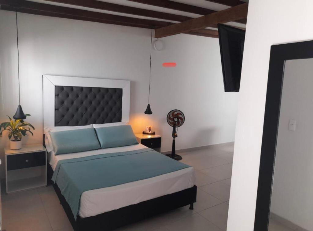 Vip Apartasuites Rosales Medellín Eksteriør billede