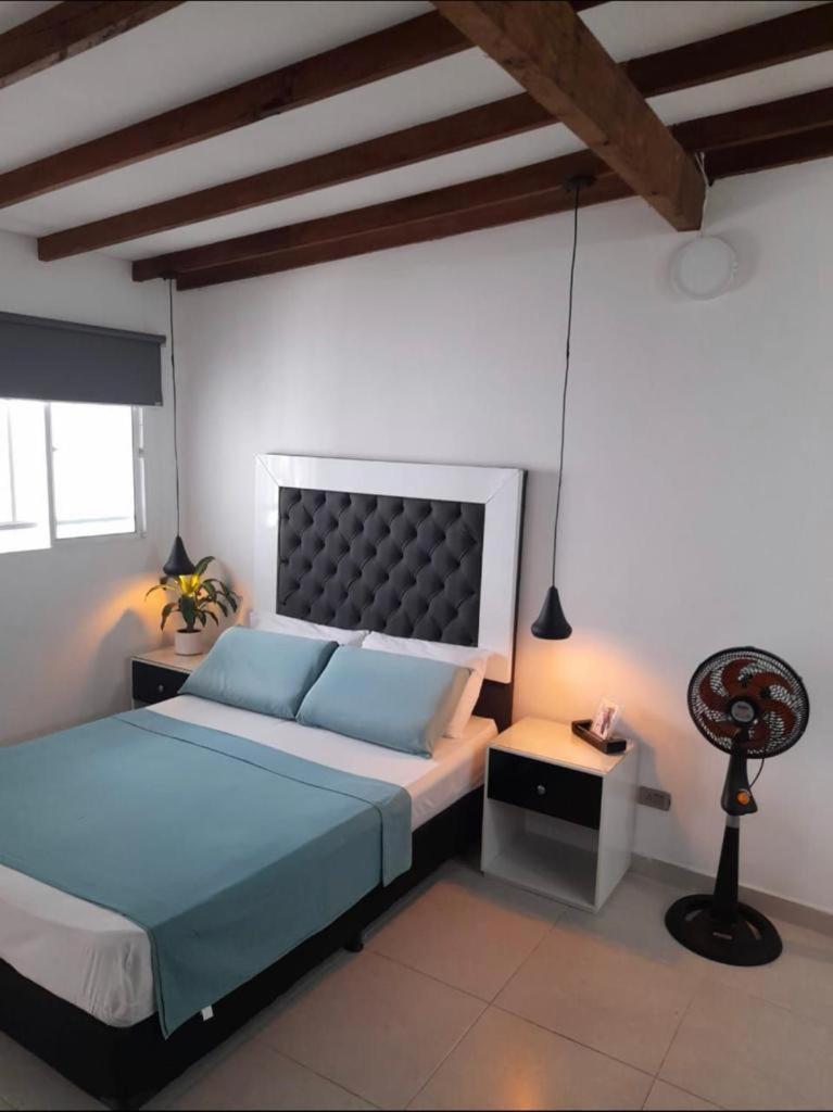Vip Apartasuites Rosales Medellín Eksteriør billede