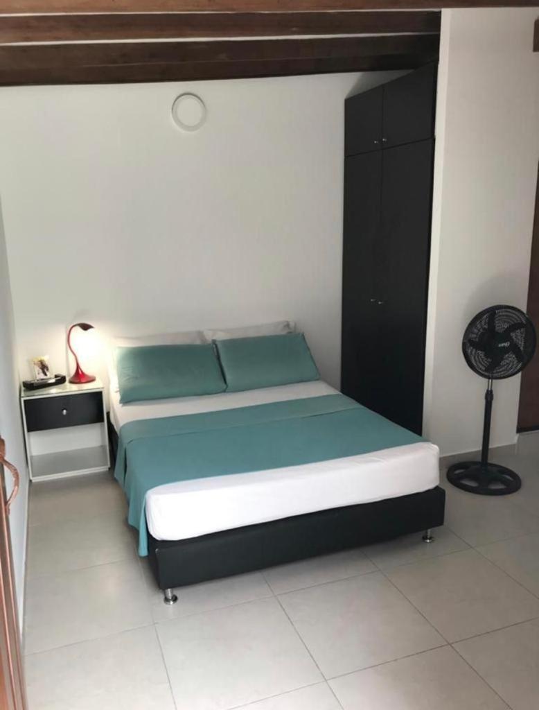 Vip Apartasuites Rosales Medellín Eksteriør billede
