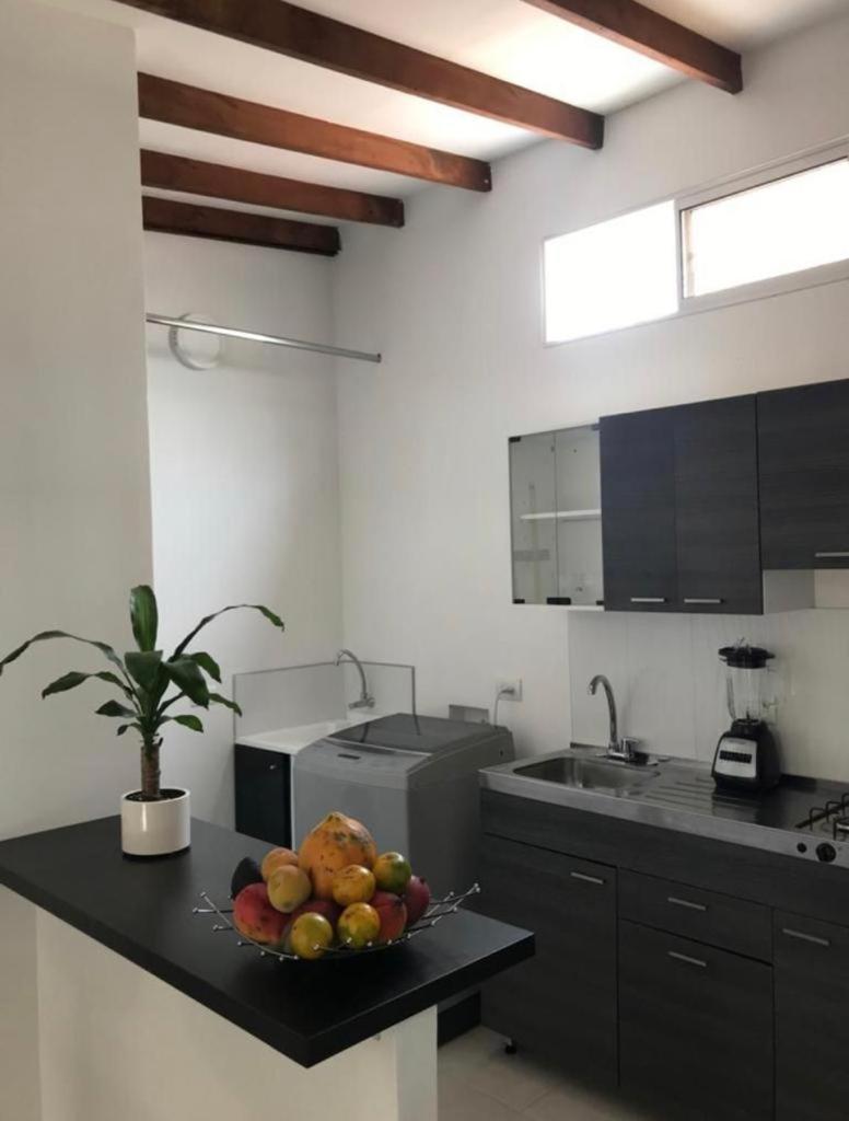 Vip Apartasuites Rosales Medellín Eksteriør billede
