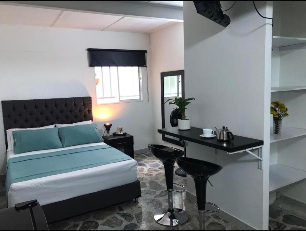 Vip Apartasuites Rosales Medellín Eksteriør billede