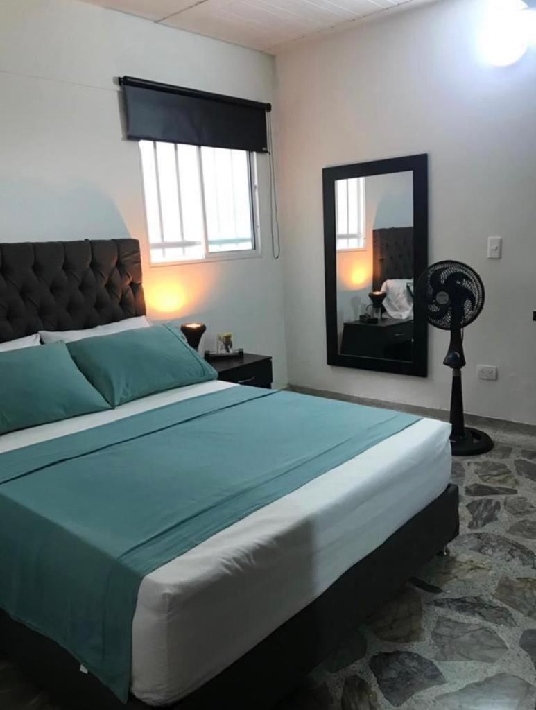 Vip Apartasuites Rosales Medellín Eksteriør billede
